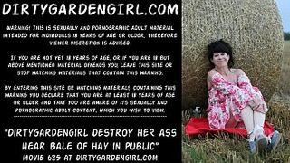 Dirtygardengirl destroy her booty near bale of hay in public