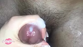 Extreme close up hand-job with great cum-shot