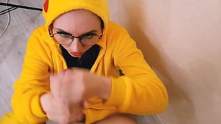 In the middle of halloween I found this whore and I came in her mouth