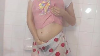teenie step sister with perfect bum take a shower