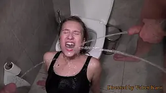 DAP PISS - ANASTASIA MISTERSS TAKES two LARGE DONG IN BEHIND - ANAL CUMS